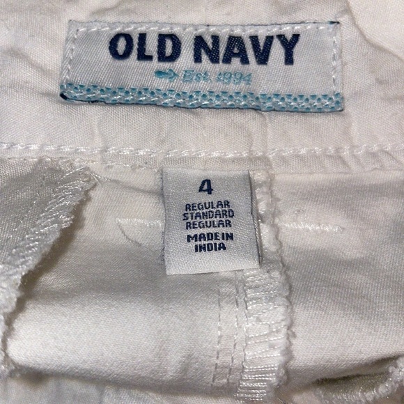 OLD Navy Ladies Sizes 2, 4, 12 White Chino Shorts - Picture 7 of 7